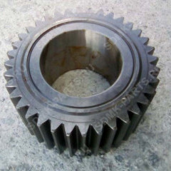 Шестерня KOMATSU PC300-7 207-27-71140 207-27-71140