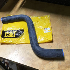 Патрубок CAT D6N 233-6822 Патрубок CAT D6N 233-6822