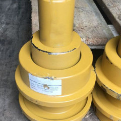 Каток поддерживающий 2-3300 HYUNDAI R250LC-7 81EM-10030