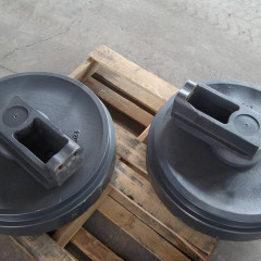 Колесо направляющее KOMATSU PC400-6 208-30-00200 208-30-00200