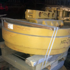 Колесо направляющее KOMATSU D355C 196-30-00032 196-30-00032
